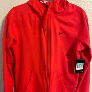 Nike therma-fit women’s hoodie size M